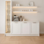 Lumia cam vitrinli kahve köşesi ile evinizde modern ve şık bir kahve alanı oluşturun. LED aydınlatmalı, kırık beyaz renk.