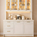 Luppa Kahve Köşesi; camlı vitrin detayı, beyaz rengi ve şık tasarımıyla mutfağınıza zarafet katar. Ölçüye özel üretim ve kampanyalı fiyatlar için keşfedin.