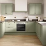 Olive Soft Country Mutfak modeli, ölçüye özel tasarım ve modern country detaylarıyla yaşam alanlarınıza şıklık katar. Dayanıklı, estetik ve fonksiyonel mutfak çözümleri.