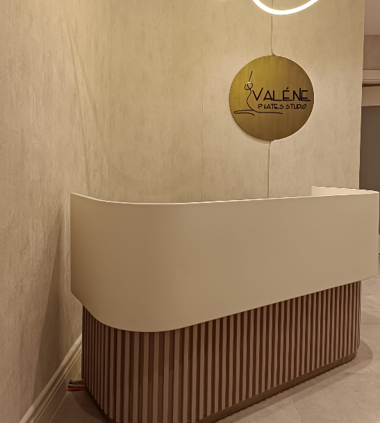 Ofis ve cafe iç mekan tasarımı, tadilat ve dekorasyon çözümleri. Anahtar teslim, modern ve fonksiyonel uygulamalar.